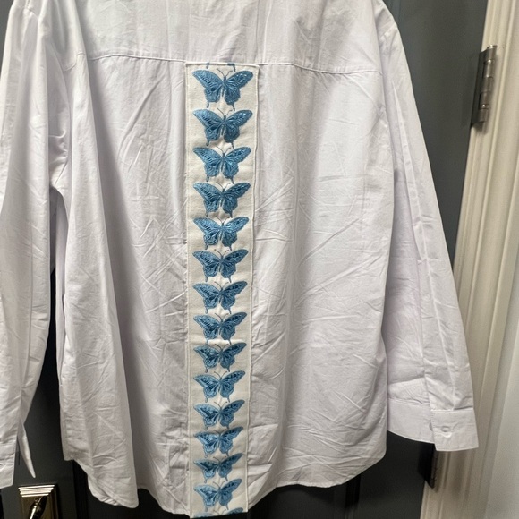 Oliver James Butterfly White Button Down Blouse - Picture 4 of 8